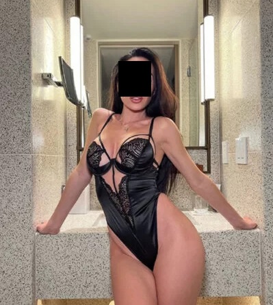 Mελαχρινή 24χρονη πολύ σέξι παρουσία